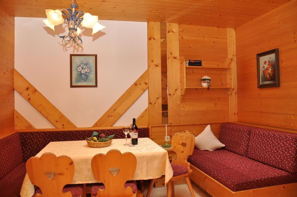 Ferienhaus Brigitte Längenfeld Zimmer foto